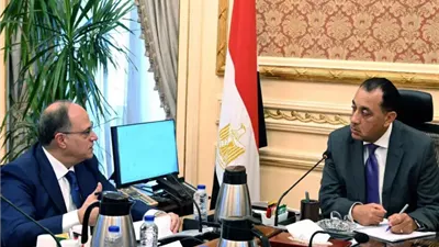 مدبولي يهنئ هيئة الدواء على مستوى النضج الثالث من منظمة الصحة العالمية
