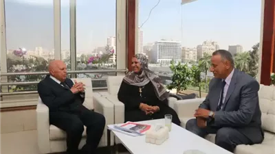  سنظل سندا لهم.. نقيب المعلمين يكرم مديري مدرستي القليوبية برحلتي عمرة