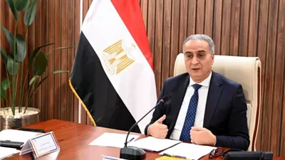 عقب حادث تصادم شاحنة نقل.. حماية المستهلك يتحرك لمنع تداول 8 سيارات متضررة باعتبارها جديدة