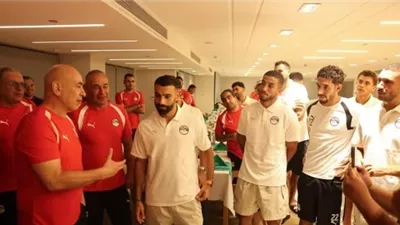 احتفال لاعبى منتخب مصر بتجديد عقود حسام وإبراهيم حسن حتى 2030.