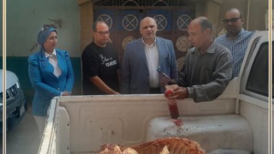 ضبط 300 كجم لحوم غير صالحة للاستهلاك وختم مقلد لأختام المجازر الحكومية خلال حملة رقابية ببني سويف 