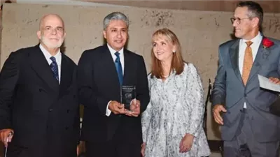 وزير السياحة يفوز بجائزة الريادة العالمية من المجلس العالمي للسياحة والسفر