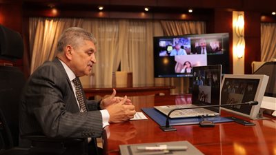 الفريق أسامة ربيع يبحث سُبل التعاون المستقبلي مع نائب الرئيس التنفيذي للأصول والعمليات بمجموعة 