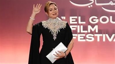 ليلى علوي وإلهام شاهين وروجينا وأشرف زكي يتألقون في العرض الخاص لفيلم «البارح العين ما نامت» بالجونة
