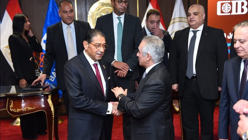 وزير العدل والمصرفي الكبيرهشام عز العرب