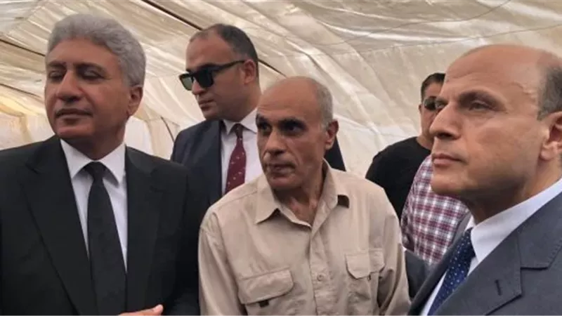 وزير السياحة 