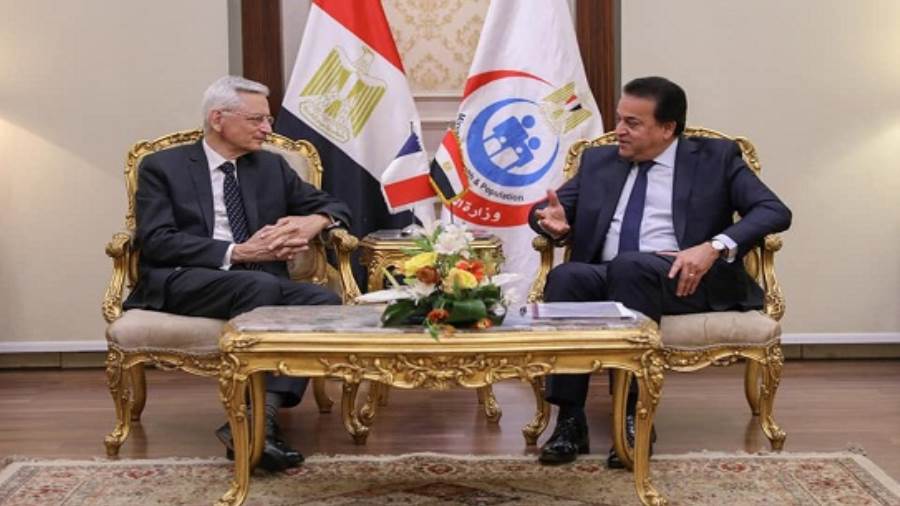Le ministre de la Santé reçoit l’ambassadeur de France en Egypte pour évoquer le renforcement de la coopération entre les deux pays dans le domaine de la santé (photos)